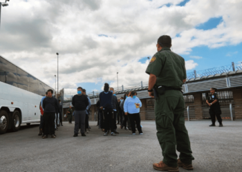 Texas governor plans to shuttle another 70,000 immigrants to Dem-run cities amid border crisis – Law Officer